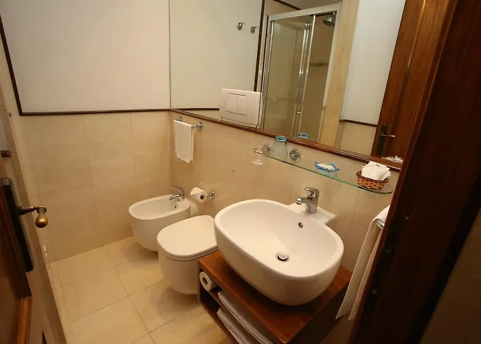 Al Colonnato Di San Pietro 3* Рим