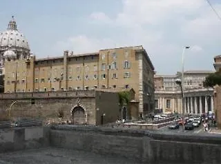 Отель типа "постель и завтрак" Al Colonnato Di San Pietro