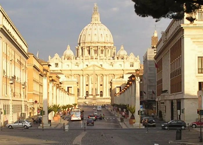 Отель типа "постель и завтрак" Al Colonnato Di San Pietro Рим